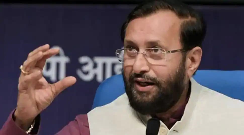 Bengal Chunav 2021: बोयाल बूथ पर ममता बनर्जी के धरने के खिलाफ EC गयी BJP, प्रकाश जावड़ेकर ने लगाया यह आरोप Bengal Chunav 2021: बोयाल बूथ पर ममता बनर्जी के धरने के खिलाफ EC गयी BJP, प्रकाश जावड़ेकर ने लगाया यह आरोप