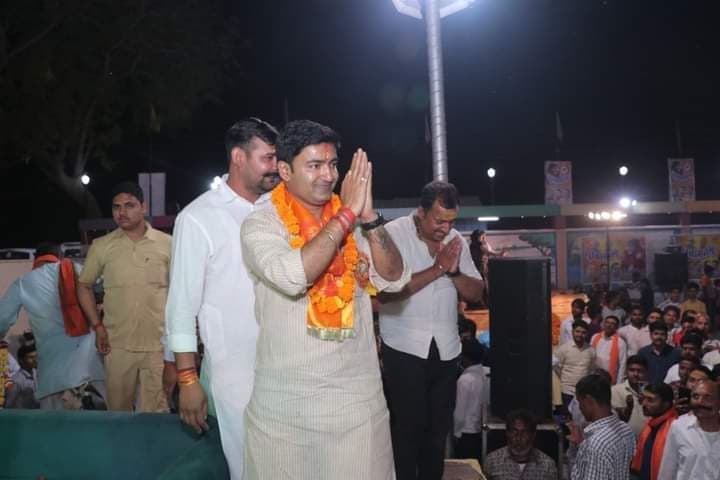 Kanpur News: ज्ञानवापी को लेकर BJP विधायक का विवादित ट्वीट- ‘हमने 3 मंदिर मांगे थे…अब सारे वापस लेंगे’ Kanpur News: ज्ञानवापी को लेकर BJP विधायक का विवादित ट्वीट- ‘हमने 3 मंदिर मांगे थे…अब सारे वापस लेंगे’
