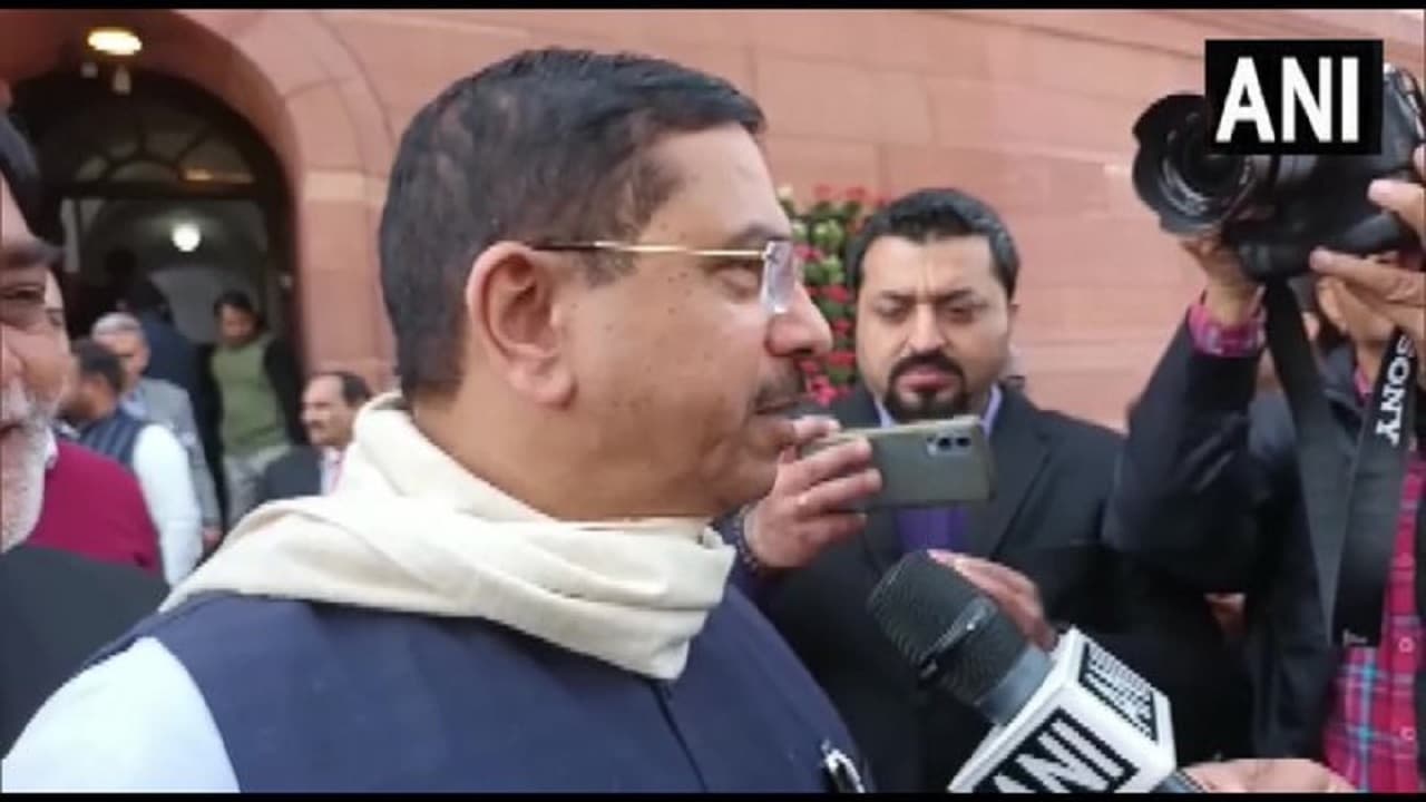 Adani Row: केंद्रीय मंत्री प्रह्लाद जोशी ने कहा, अडाणी स्टॉक क्रैश से सरकार का कोई लेना देना नहीं Adani Row: केंद्रीय मंत्री प्रह्लाद जोशी ने कहा, अडाणी स्टॉक क्रैश से सरकार का कोई लेना देना नहीं