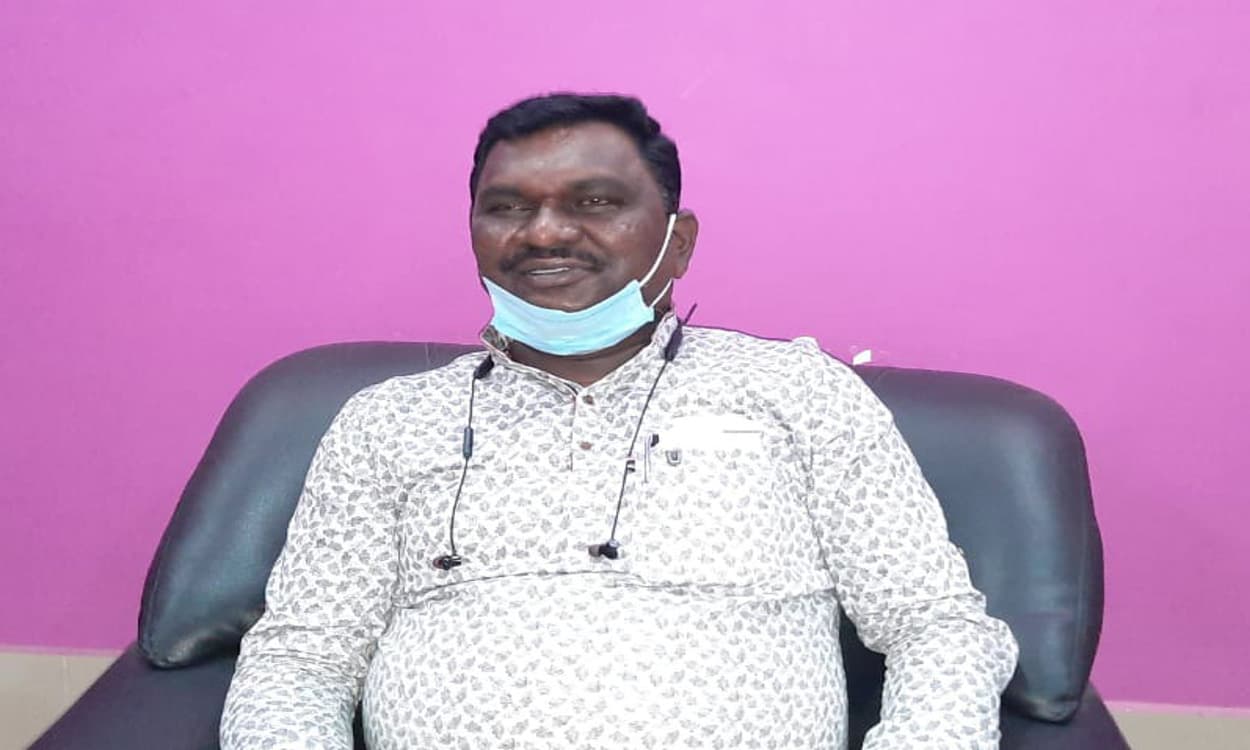 झारखंड के पूर्व मंत्री अमर बाउरी ने हेमंत सरकार पर साधा निशाना, बोले- चुनावी घोषणाएं कागजों तक सिमटी झारखंड के पूर्व मंत्री अमर बाउरी ने हेमंत सरकार पर साधा निशाना, बोले- चुनावी घोषणाएं कागजों तक सिमटी