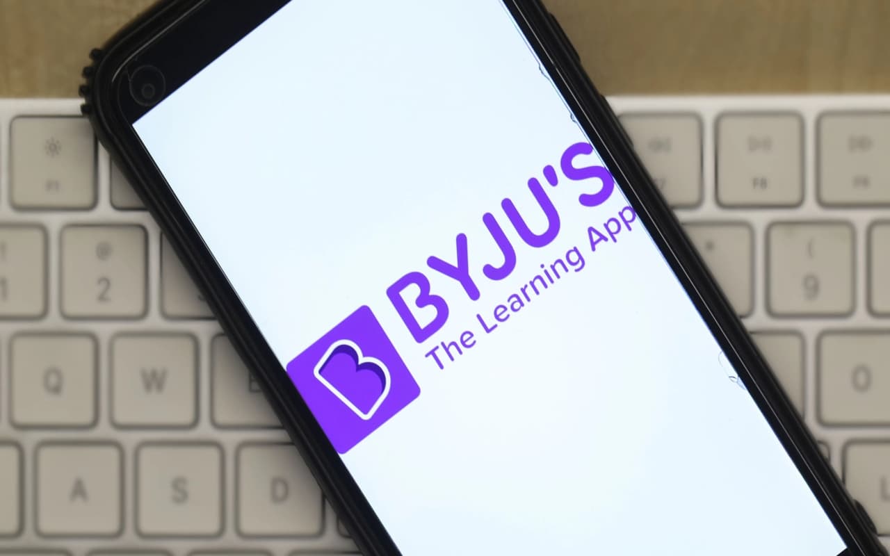 BYJU’s Crisis: स्टाफ से जबरन इस्तीफा मांग रही बायजू, केरल और कर्नाटक में कंपनी पर लगे आरोप BYJU’s Crisis: स्टाफ से जबरन इस्तीफा मांग रही बायजू, केरल और कर्नाटक में कंपनी पर लगे आरोप