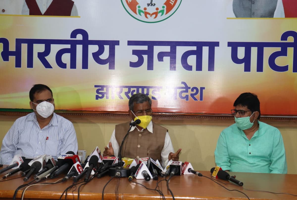 झारखंड की हेमंत सरकार को अस्थिर करने की साजिश पर बाबूलाल मरांडी बोले- SIT गठित कर पूरे प्रकरण की हो जांच झारखंड की हेमंत सरकार को अस्थिर करने की साजिश पर बाबूलाल मरांडी बोले- SIT गठित कर पूरे प्रकरण की हो जांच