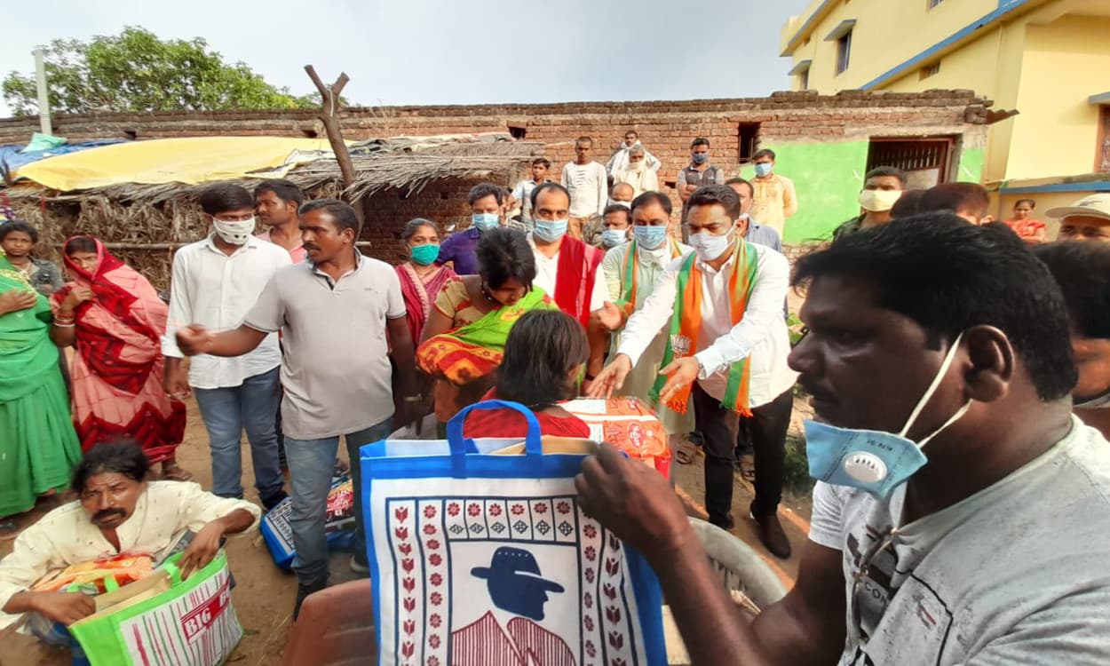 बीजेपी के सेवा सप्ताह कार्यक्रम में विधायक भानू प्रताप बोले- लॉकडाउन में भाजपा छाेड़ अन्य दलों ने लोगों से बना रखी दूरी