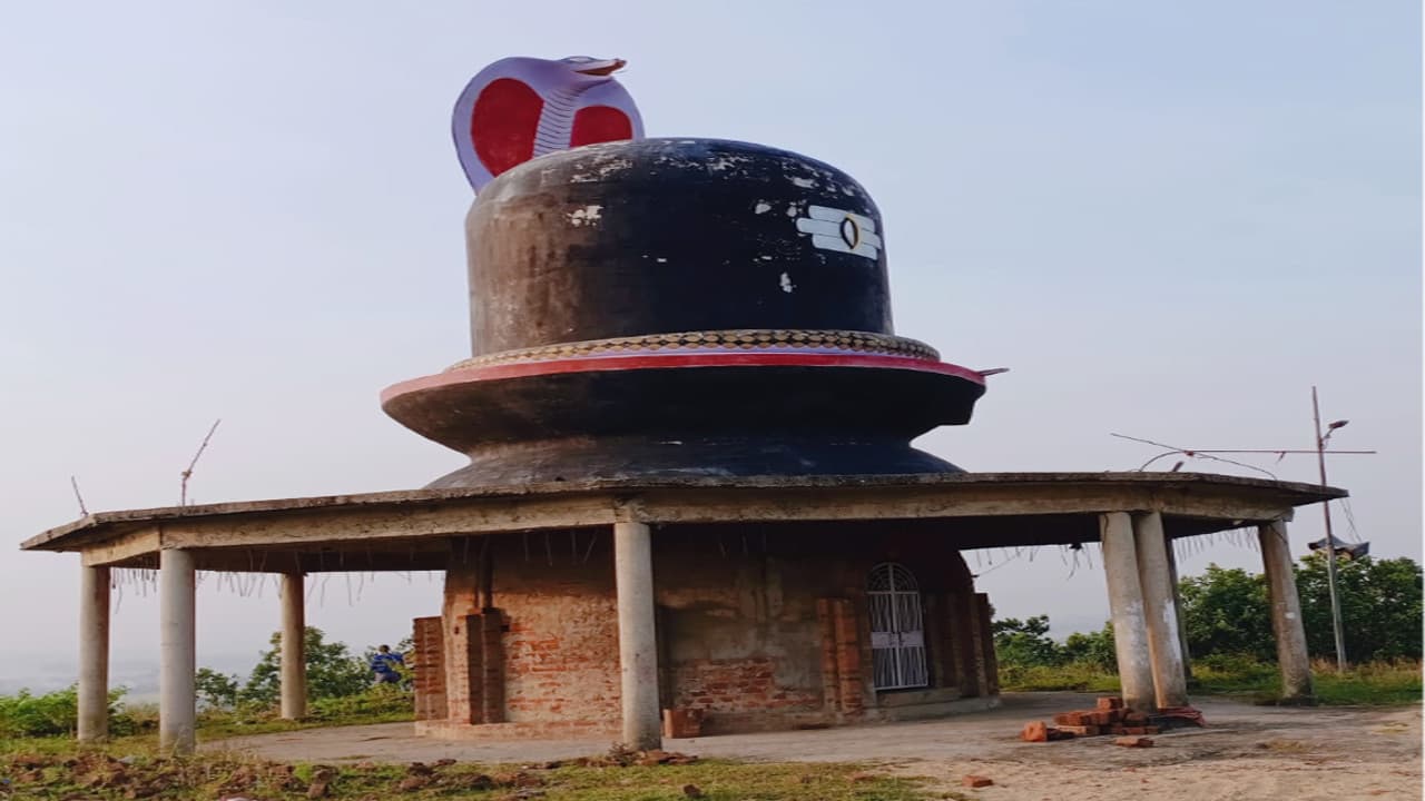 Maha Shivratri Puja 2021 : बड़कागांव के बुढ़वा महादेव में 600 साल से हो रही शिव की पूजा, जानें जलाभिषेक का शुभ मुहूर्त Maha Shivratri Puja 2021 : बड़कागांव के बुढ़वा महादेव में 600 साल से हो रही शिव की पूजा, जानें जलाभिषेक का शुभ मुहूर्त