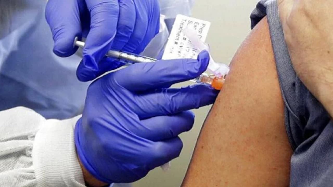 COVID-19 vaccine: कोरोना वैक्सीनेशन में एक और रिकॉर्ड बनाने जा रहा भारत, 200 करोड़ के करीब पहुंचा आंकड़ा COVID-19 vaccine: कोरोना वैक्सीनेशन में एक और रिकॉर्ड बनाने जा रहा भारत, 200 करोड़ के करीब पहुंचा आंकड़ा