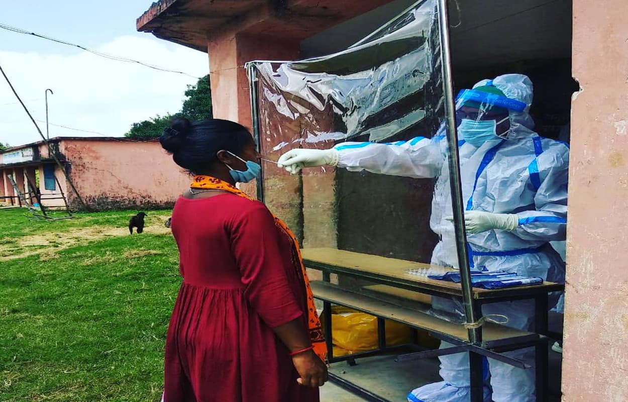 Coronavirus In Jharkhand : कोरोना टेस्ट के लिए 19 हजार से अधिक सैंपल पेंडिंग, भारी पड़ सकती है लापरवाही Coronavirus In Jharkhand : कोरोना टेस्ट के लिए 19 हजार से अधिक सैंपल पेंडिंग, भारी पड़ सकती है लापरवाही