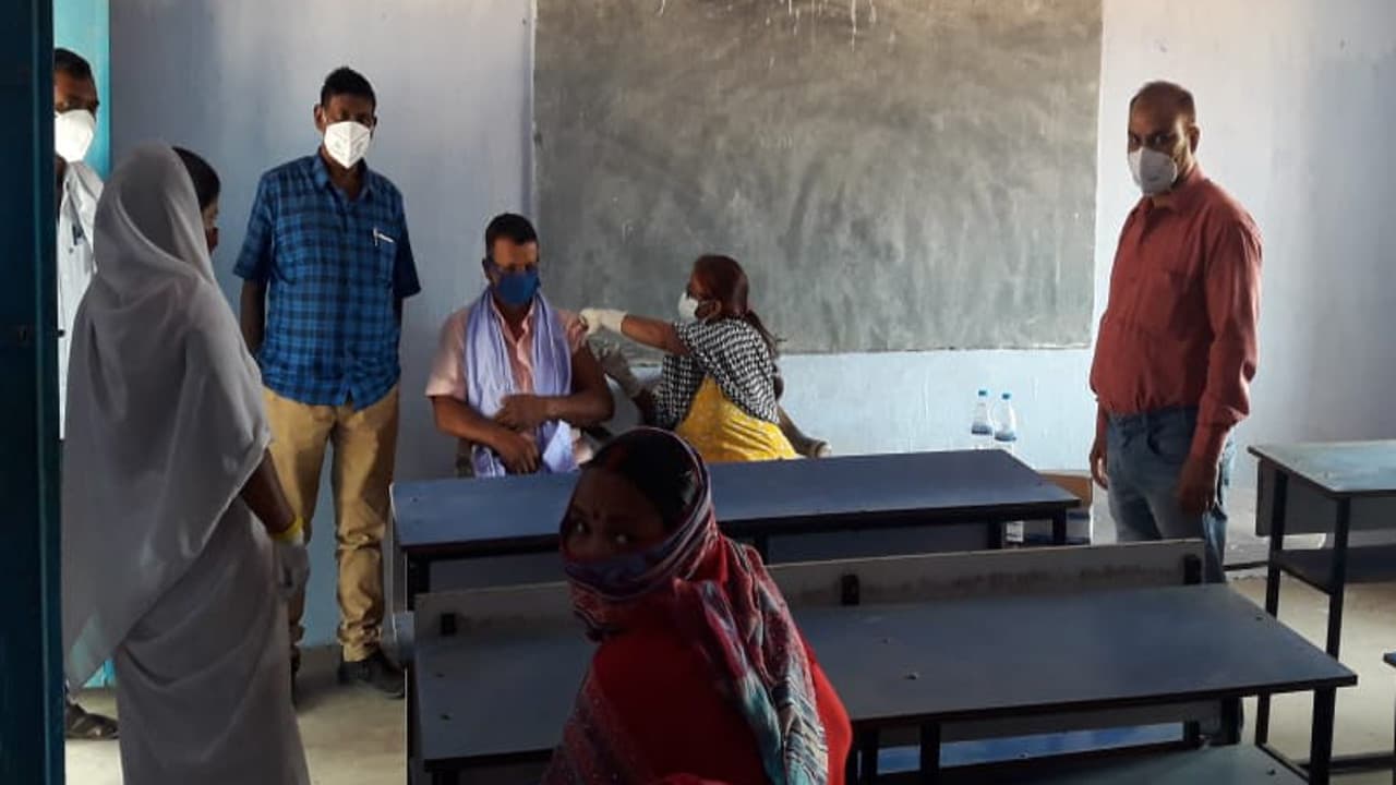 Corona Vaccination Update News : झारखंड में 18 प्लस का टीकाकरण अभियान अब 10 मई से, वैक्सीन नहीं आने से हो रही है देरी Corona Vaccination Update News : झारखंड में 18 प्लस का टीकाकरण अभियान अब 10 मई से, वैक्सीन नहीं आने से हो रही है देरी