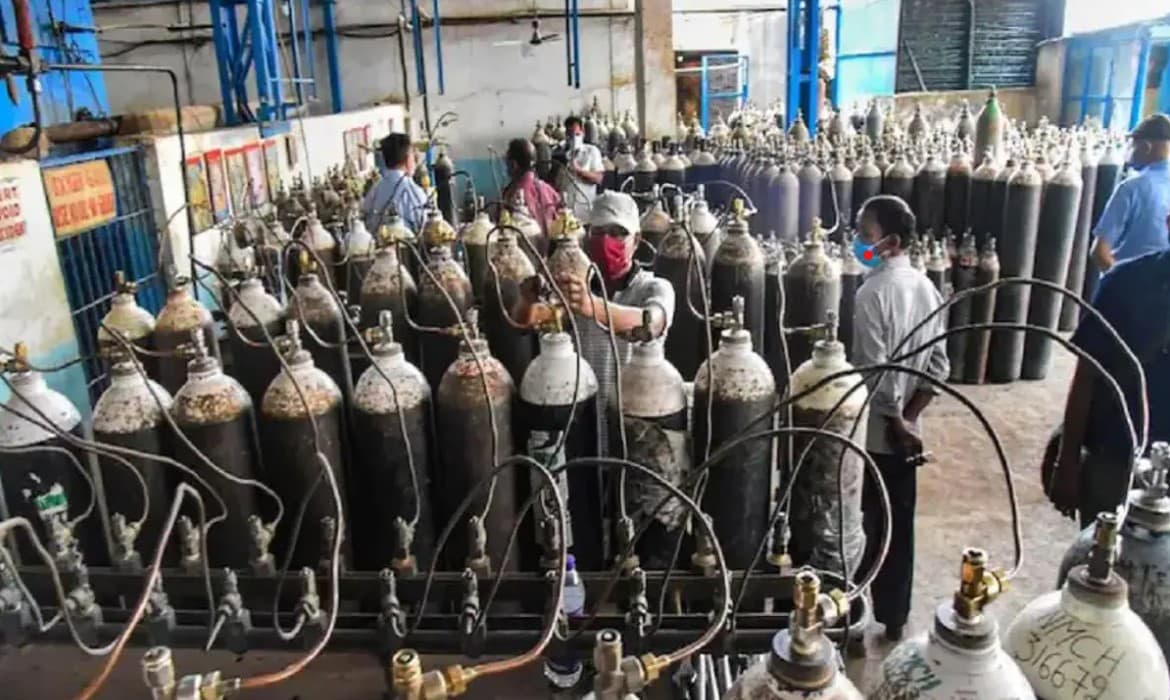 कोरोना की दूसरी लहर के दौरान राज्यों में ऑक्सीजन की कमी से नहीं हुई किसी की मौत : स्वास्थ्य मंत्रालय कोरोना की दूसरी लहर के दौरान राज्यों में ऑक्सीजन की कमी से नहीं हुई किसी की मौत : स्वास्थ्य मंत्रालय