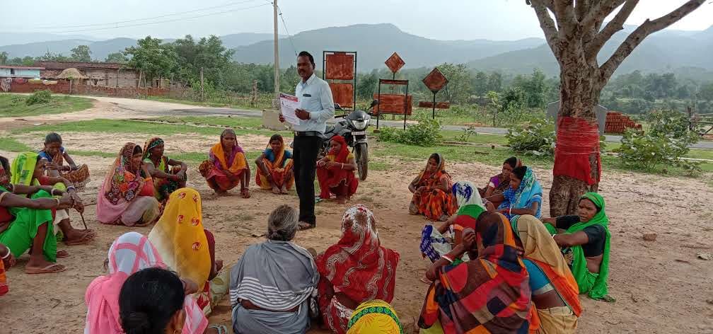 झारखंड में दहेजमुक्त विवाह के लिए जागरूकता की कवायद, पढ़ाया जा रहा बेटी बचाओ, बेटी पढ़ाओ का पाठ झारखंड में दहेजमुक्त विवाह के लिए जागरूकता की कवायद, पढ़ाया जा रहा बेटी बचाओ, बेटी पढ़ाओ का पाठ