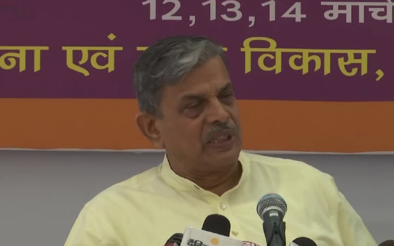 RSS सरकार्यवाह दत्तात्रेय होसबोले ने राहुल गांधी को दी नसीहत, समलैंगिक विवाह पर कह दी बड़ी बात RSS सरकार्यवाह दत्तात्रेय होसबोले ने राहुल गांधी को दी नसीहत, समलैंगिक विवाह पर कह दी बड़ी बात