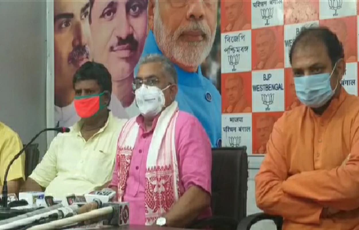 ममता सरकार के खिलाफ बंगाल भाजपा का आरोप, कहा- राज्य में आपातकाल से भी बदतर हालात, कोरोना संभालने में मुख्यमंत्री हुई असफल ममता सरकार के खिलाफ बंगाल भाजपा का आरोप, कहा- राज्य में आपातकाल से भी बदतर हालात, कोरोना संभालने में मुख्यमंत्री हुई असफल