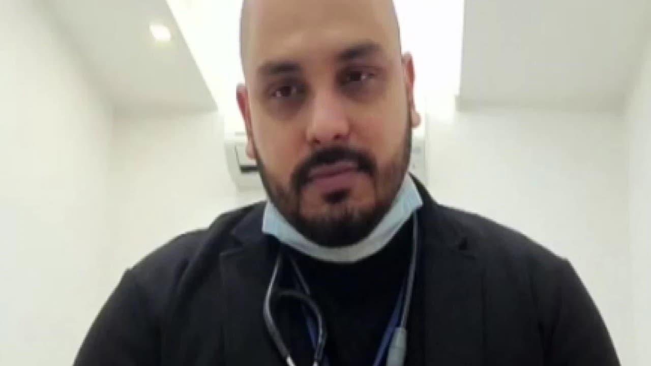 कोरोना की तीसरी लहर: वैक्सीन लेने के बाद भी क्यों संक्रमित हो रहे लोग? HMC के डॉक्टर एस चंद्रा ने बताया कोरोना की तीसरी लहर: वैक्सीन लेने के बाद भी क्यों संक्रमित हो रहे लोग? HMC के डॉक्टर एस चंद्रा ने बताया