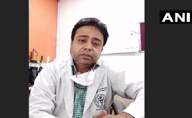 नया डेल्टा वेरिएंट बेहद संक्रामक, कोविड वैक्सीन को लेकर एम्स के डॉक्टर ने कही ये बात नया डेल्टा वेरिएंट बेहद संक्रामक, कोविड वैक्सीन को लेकर एम्स के डॉक्टर ने कही ये बात