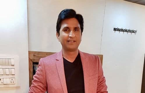 ‘शुक्र है, नेहरू से इंदिरा तक तो आए! विकास जारी है’, भाजपा सांसद पर कुमार विश्वास का तंज