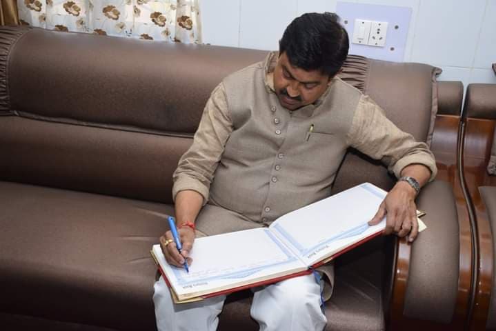Lakhimpur Case: अजय मिश्र टेनी का होगा इस्तीफा? लखीमपुर से दिल्ली पहुंचे गृह राज्य मंत्री, तो अटकलें हुई तेज Lakhimpur Case: अजय मिश्र टेनी का होगा इस्तीफा? लखीमपुर से दिल्ली पहुंचे गृह राज्य मंत्री, तो अटकलें हुई तेज