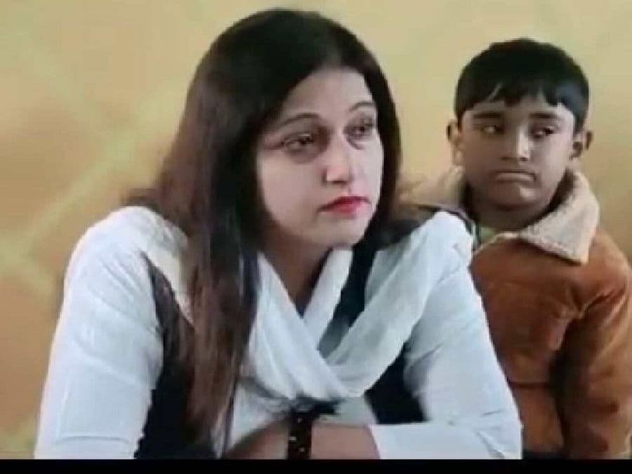 कांग्रेस की फराह नईम ने टिकट मिलने के बाद भी किया चुनाव न लड़ने का फैसला, पार्टी नेता पर लगाए गंभीर आरोप कांग्रेस की फराह नईम ने टिकट मिलने के बाद भी किया चुनाव न लड़ने का फैसला, पार्टी नेता पर लगाए गंभीर आरोप