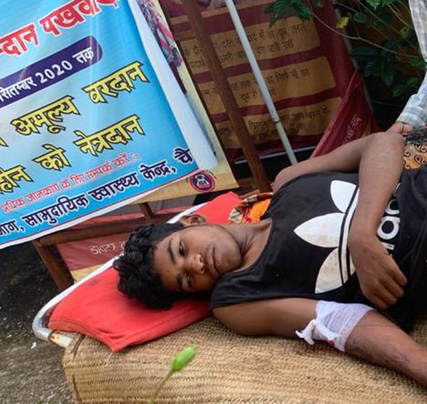 पांचवीं कक्षा की छात्रा से पांच युवकों ने किया सामूहिक दुष्कर्म, ग्रामीणों ने दो आरोपियों के हाथ-पैर काटे पांचवीं कक्षा की छात्रा से पांच युवकों ने किया सामूहिक दुष्कर्म, ग्रामीणों ने दो आरोपियों के हाथ-पैर काटे