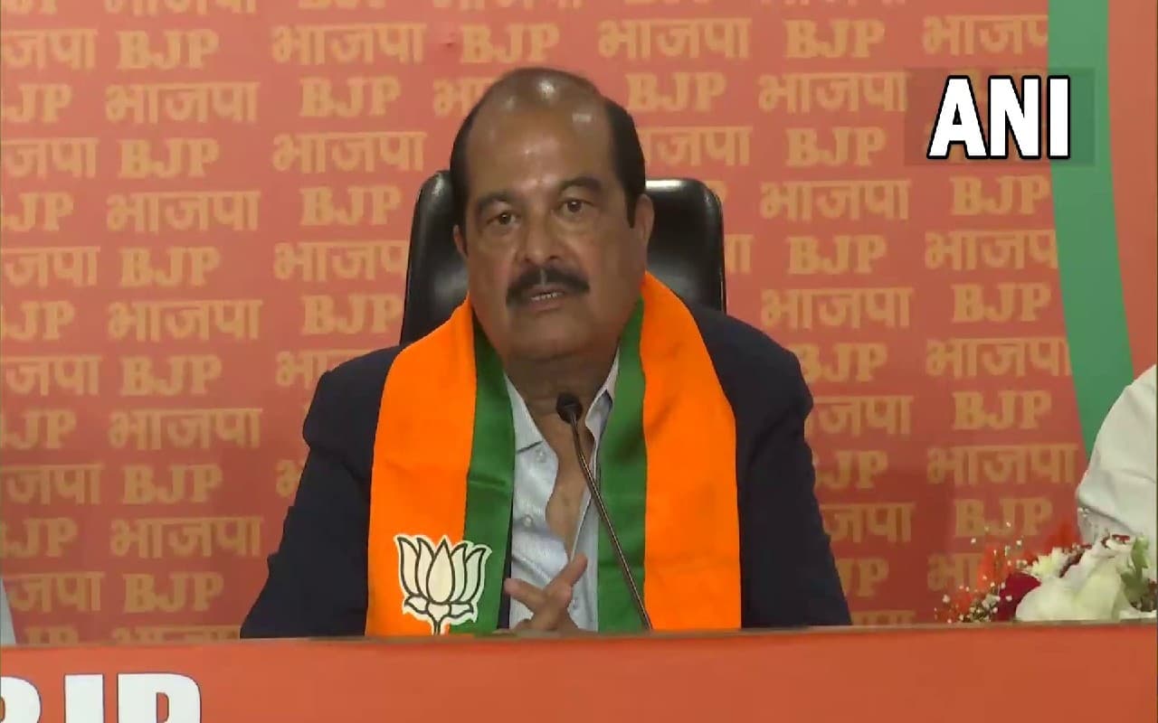 हिमाचल चुनाव से पहले कांग्रेस को जोर का झटका, प्रदेश कार्यकारी अध्यक्ष हर्ष महाजन ने थामा बीजेपी का दामन हिमाचल चुनाव से पहले कांग्रेस को जोर का झटका, प्रदेश कार्यकारी अध्यक्ष हर्ष महाजन ने थामा बीजेपी का दामन