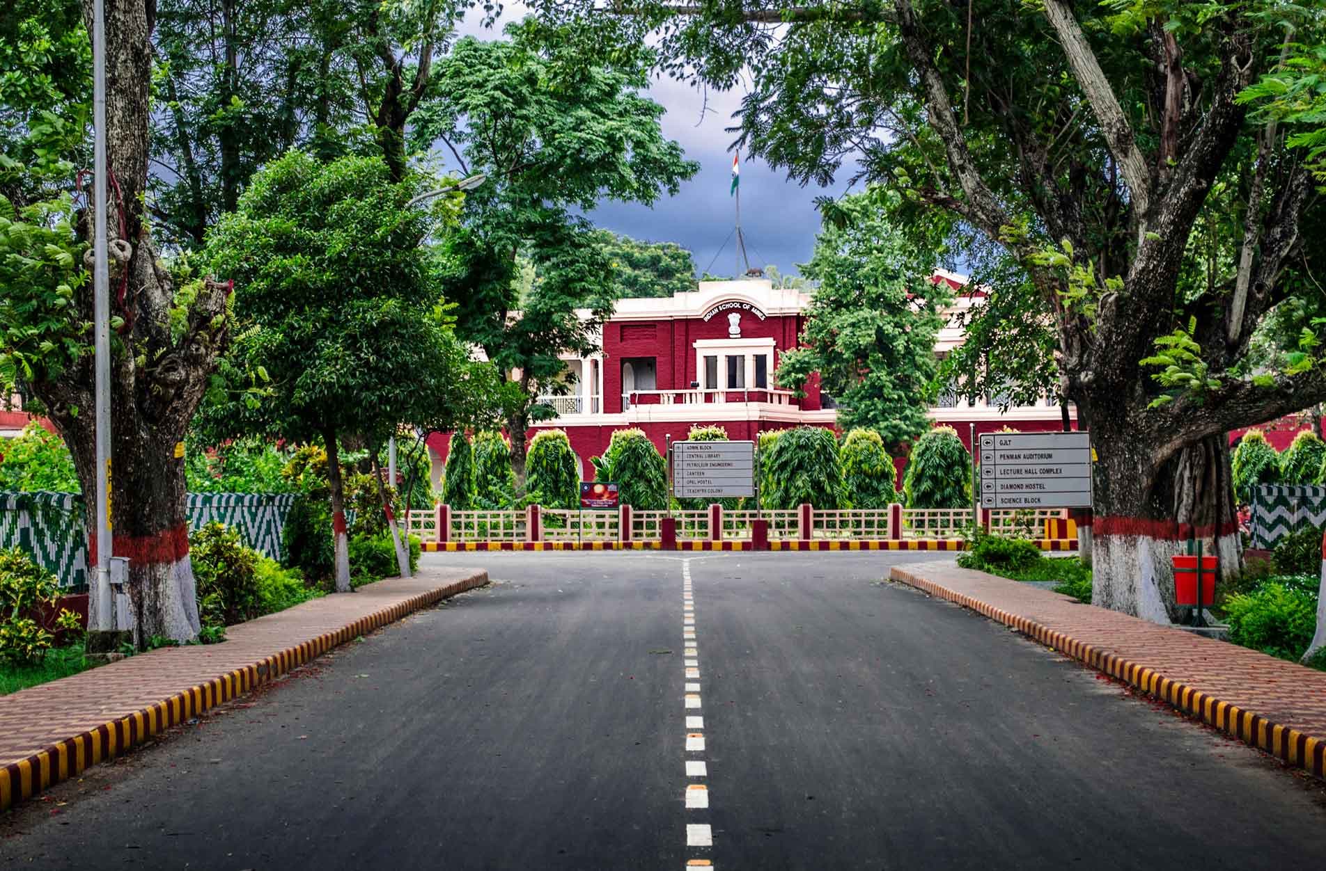 धनबाद : आइआइटी आइएसएम में 750 के पार पहुंचा प्लेसमेंट का आकंड़ा धनबाद : आइआइटी आइएसएम में 750 के पार पहुंचा प्लेसमेंट का आकंड़ा