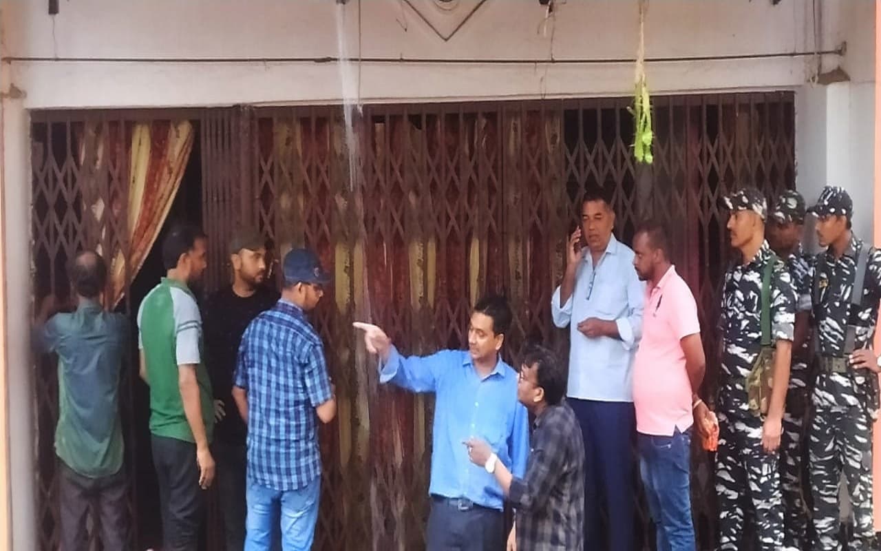 Jharkhand News : झारखंड में IT की रेड, गोड्डा के पथरगामा के दो व्यवसायियों के घर आयकर विभाग ने मारा छापा Jharkhand News : झारखंड में IT की रेड, गोड्डा के पथरगामा के दो व्यवसायियों के घर आयकर विभाग ने मारा छापा