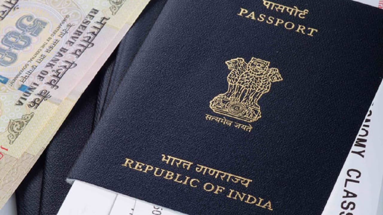 Bihar News: टूरिस्ट वीजा देकर बेरोजगार युवकों को भेज दिया दुबई, 20 दिनों तक भटकने के बाद लौटे वतन Bihar News: टूरिस्ट वीजा देकर बेरोजगार युवकों को भेज दिया दुबई, 20 दिनों तक भटकने के बाद लौटे वतन