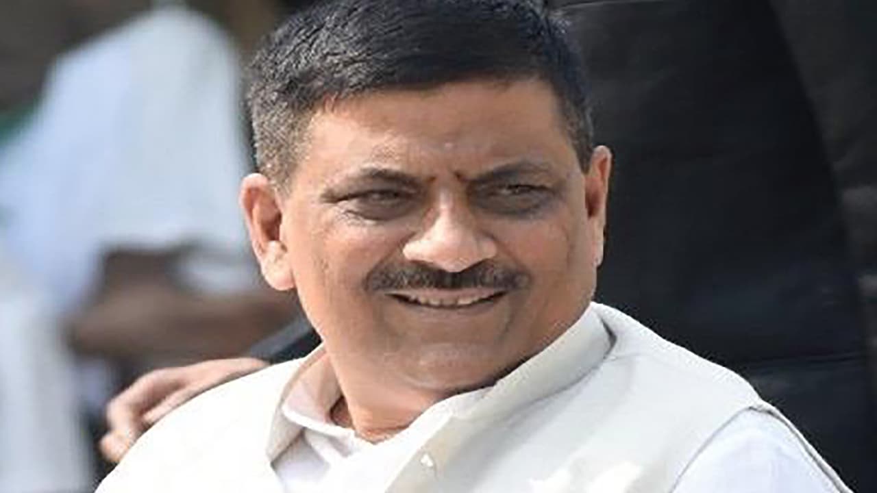 Bihar Election 2020: महागठबंधन के 10 लाख नौकरी के वादे और चुनावी मुद्दों पर खुल कर बोले, मंत्री संजय झा, देखें Exclusive Interview Bihar Election 2020: महागठबंधन के 10 लाख नौकरी के वादे और चुनावी मुद्दों पर खुल कर बोले, मंत्री संजय झा, देखें Exclusive Interview