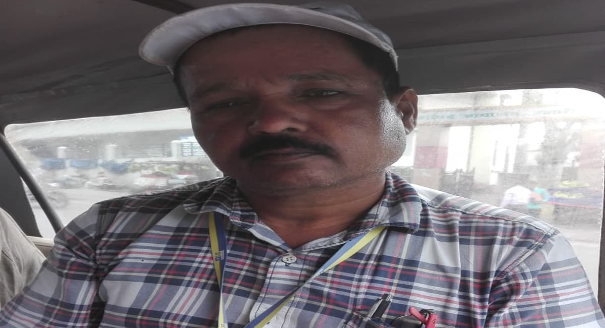 Jharkhand Crime News : हजारीबाग में LIC एजेंट से करीब ढाई लाख की छिनतई, CCTV फुटेज खंगालने में जुटी पुलिस Jharkhand Crime News : हजारीबाग में LIC एजेंट से करीब ढाई लाख की छिनतई, CCTV फुटेज खंगालने में जुटी पुलिस