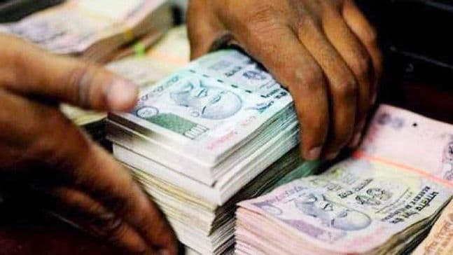 नालंदा: बारातियों का आधी रात को स्कूल में उपद्रव, सुबह गांव वालों ने बंधक बना बुलायी पुलिस, भरवाया जुर्माना नालंदा: बारातियों का आधी रात को स्कूल में उपद्रव, सुबह गांव वालों ने बंधक बना बुलायी पुलिस, भरवाया जुर्माना