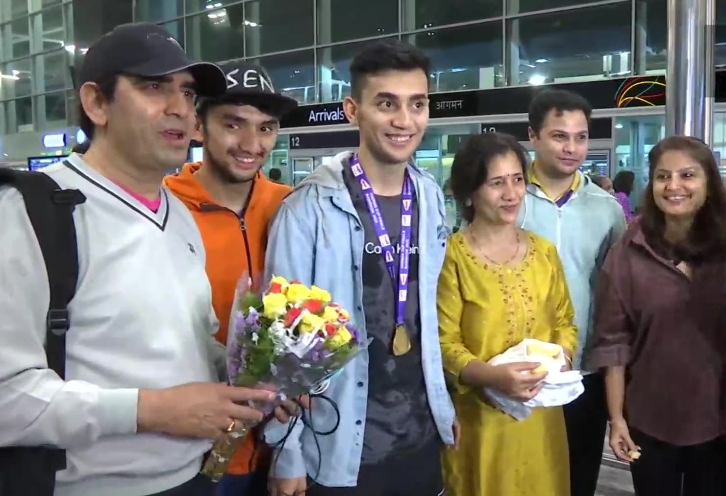 Thomas Cup Badminton जीतने के बाद खिलाड़ियों पर बरसे पैसे, कर्नाटक सरकार देगी लक्ष्य को इतने रुपये इनाम Thomas Cup Badminton जीतने के बाद खिलाड़ियों पर बरसे पैसे, कर्नाटक सरकार देगी लक्ष्य को इतने रुपये इनाम