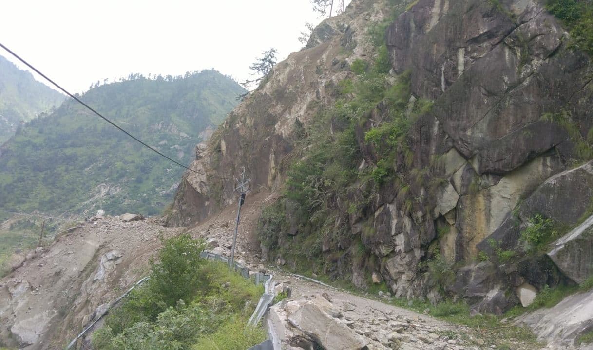 Kinnaur Landslide: हिमाचल के किन्नौर में लैंडस्लाइड, 10 की मौत, 13 सुरक्षित निकाले गये, 40 से ज्यादा लोग फंसे Kinnaur Landslide: हिमाचल के किन्नौर में लैंडस्लाइड, 10 की मौत, 13 सुरक्षित निकाले गये, 40 से ज्यादा लोग फंसे
