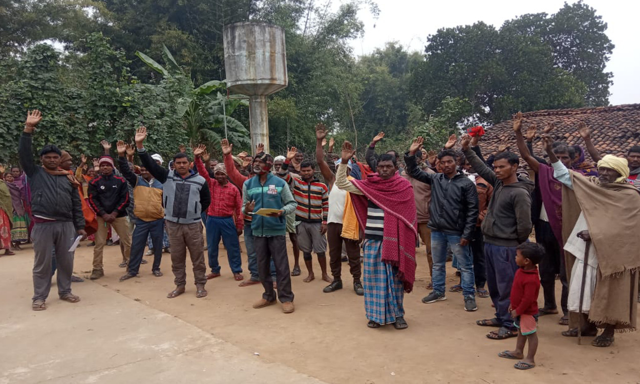 DVC को कोयला उत्खनन के लिए जमीन नहीं देने का सदर प्रखंड के 7 हजार ग्रामीणों का एलान, विस्थापन का सता रहा डर DVC को कोयला उत्खनन के लिए जमीन नहीं देने का सदर प्रखंड के 7 हजार ग्रामीणों का एलान, विस्थापन का सता रहा डर