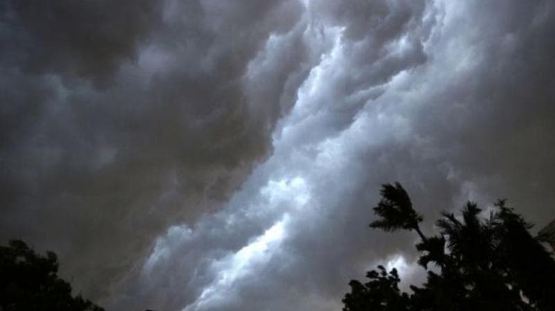 Bihar Weather Forecast : आज सुहाना रहेगा बिहार का मौसम, हल्की से मध्यम बारिश के बीच गिर सकता है ओला Bihar Weather Forecast : आज सुहाना रहेगा बिहार का मौसम, हल्की से मध्यम बारिश के बीच गिर सकता है ओला