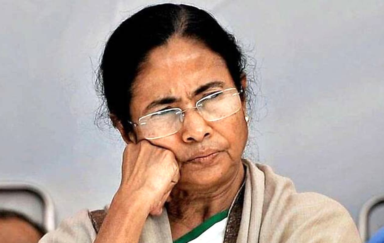 बंगाल पर बढ़ रहा वित्तीय बोझ, लॉकडाउन में छूट पर आज बड़ा एलान कर सकती हैं ममता बनर्जी बंगाल पर बढ़ रहा वित्तीय बोझ, लॉकडाउन में छूट पर आज बड़ा एलान कर सकती हैं ममता बनर्जी