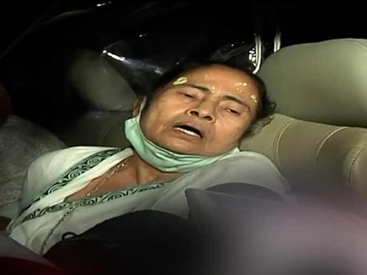 VIDEO: नंदीग्राम में चोटिल हुईं तृणमूल सुप्रीमो ममता बनर्जी, बोलीं- मुझ पर हमला हुआ, चुनाव आयोग जायेंगे, EC ने मांगी रिपोर्ट VIDEO: नंदीग्राम में चोटिल हुईं तृणमूल सुप्रीमो ममता बनर्जी, बोलीं- मुझ पर हमला हुआ, चुनाव आयोग जायेंगे, EC ने मांगी रिपोर्ट