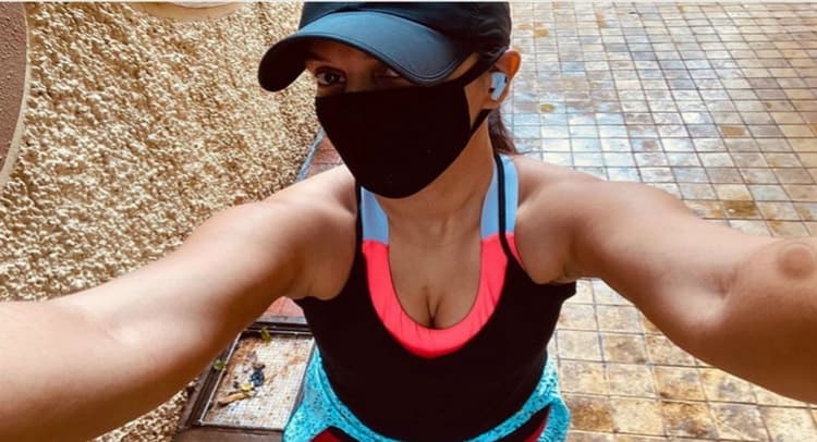 80 दिन बाद मुंबई की सड़कों पर निकलकर क्यों डर गईं नेहा धूपिया