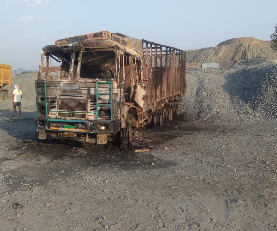 झारखंड-बिहार की पुलिस ने शुरू किया नक्सलियों के खिलाफ अभियान, पलामू में क्रशर प्लांट पर माओवादियों ने किया था हमला झारखंड-बिहार की पुलिस ने शुरू किया नक्सलियों के खिलाफ अभियान, पलामू में क्रशर प्लांट पर माओवादियों ने किया था हमला