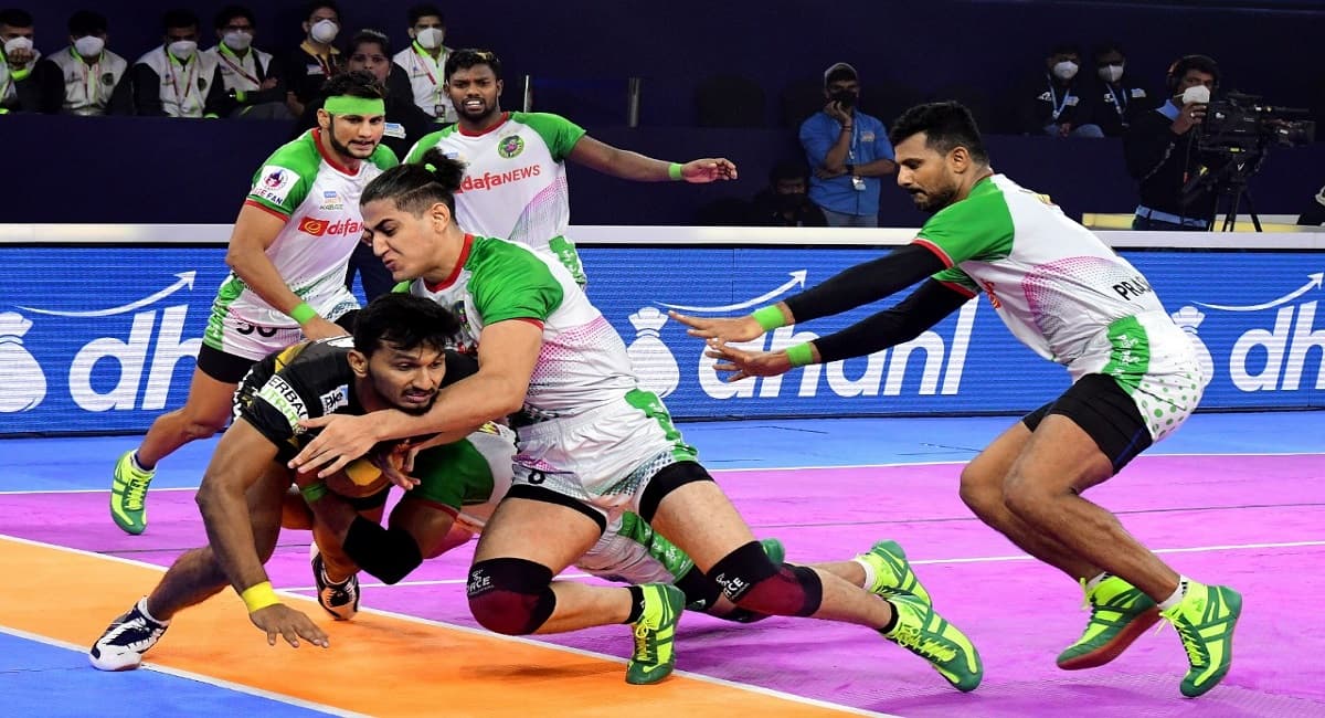 Pro Kabaddi League: पटना पाइरेट्स ने तेलुगु टाइटंस को रोमांचक मुकाबले में 31-30 से हराया Pro Kabaddi League: पटना पाइरेट्स ने तेलुगु टाइटंस को रोमांचक मुकाबले में 31-30 से हराया