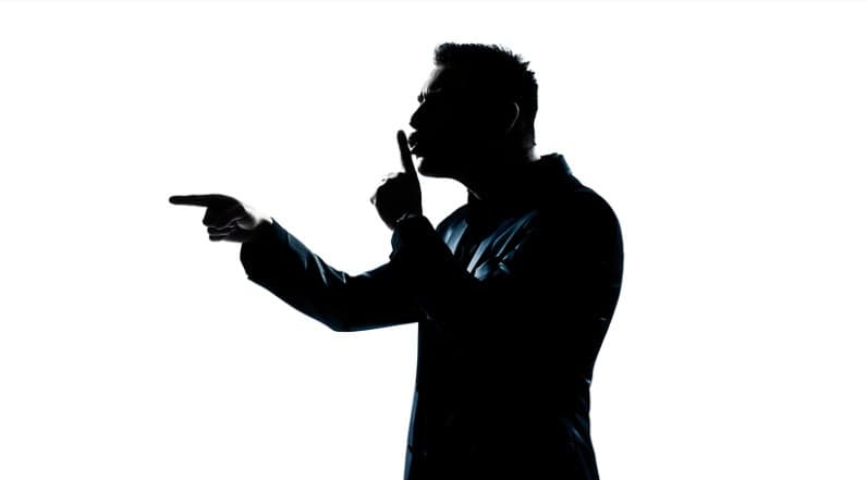 फर्जी पत्रकार बन युवक ने प्रधान शिक्षिका को धमकाया, पुलिस ने दबोचा