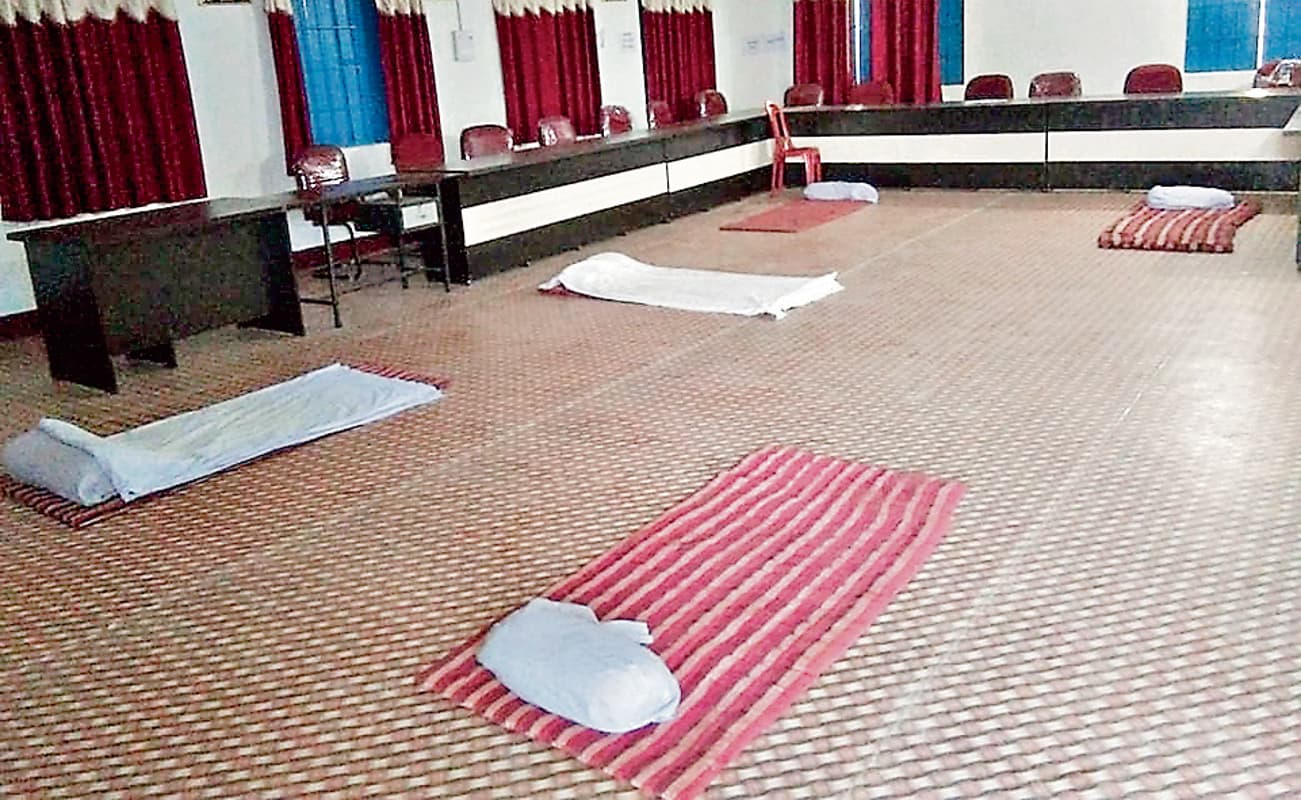 हजारीबाग लौटे कोलकाता के कारपेंटर, मुंबई में आयुर्वेदिक दवा का विज्ञापन एजेंट और 6 टाइल्स मिस्त्री कोरोना पॉजिटिव हजारीबाग लौटे कोलकाता के कारपेंटर, मुंबई में आयुर्वेदिक दवा का विज्ञापन एजेंट और 6 टाइल्स मिस्त्री कोरोना पॉजिटिव