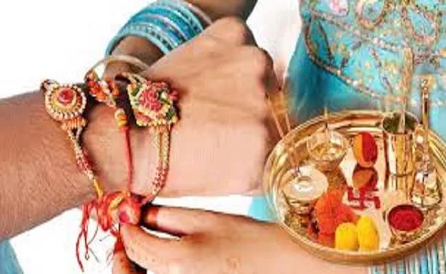 उपडाकघर बंद रहने से रह सकती हैं भाइयों की कलाइयां सूनी, राखी कारोबारियों को भी भारी नुकसान उपडाकघर बंद रहने से रह सकती हैं भाइयों की कलाइयां सूनी, राखी कारोबारियों को भी भारी नुकसान