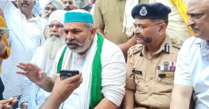 लखीमपुर हिंसा: मुआवजे के ऐलान के बीच राकेश टिकैत का सरकार को अल्टीमेटम, 10 दिन के भीतर गिरफ्तारी नहीं तो… लखीमपुर हिंसा: मुआवजे के ऐलान के बीच राकेश टिकैत का सरकार को अल्टीमेटम, 10 दिन के भीतर गिरफ्तारी नहीं तो…
