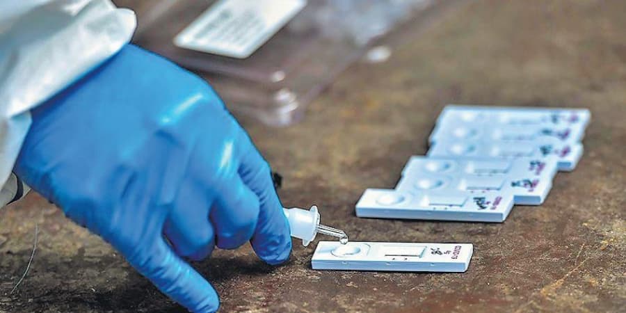 आरटी-पीसीआर टेस्ट को भी धोखा दे देता है घातक कोरोना वायरस न्यू स्ट्रेन, दूसरी लहर में डॉक्टरों को मिल रहे चौंकाने वाले नतीजे आरटी-पीसीआर टेस्ट को भी धोखा दे देता है घातक कोरोना वायरस न्यू स्ट्रेन, दूसरी लहर में डॉक्टरों को मिल रहे चौंकाने वाले नतीजे