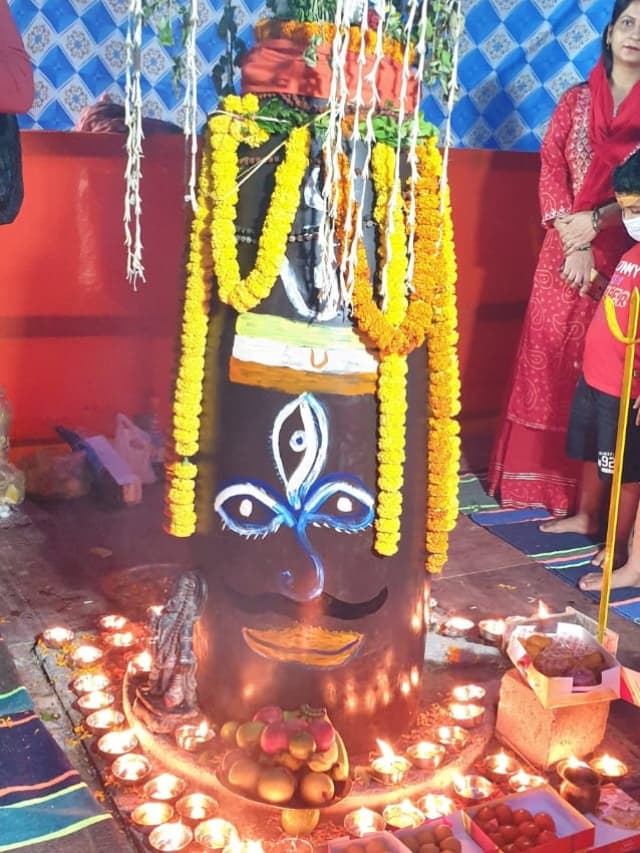 रांची में दुनिया का दूसरा सबसे बड़ा नर्मदेश्वर शिवलिंग, देखे अद्भुत तस्वीरें