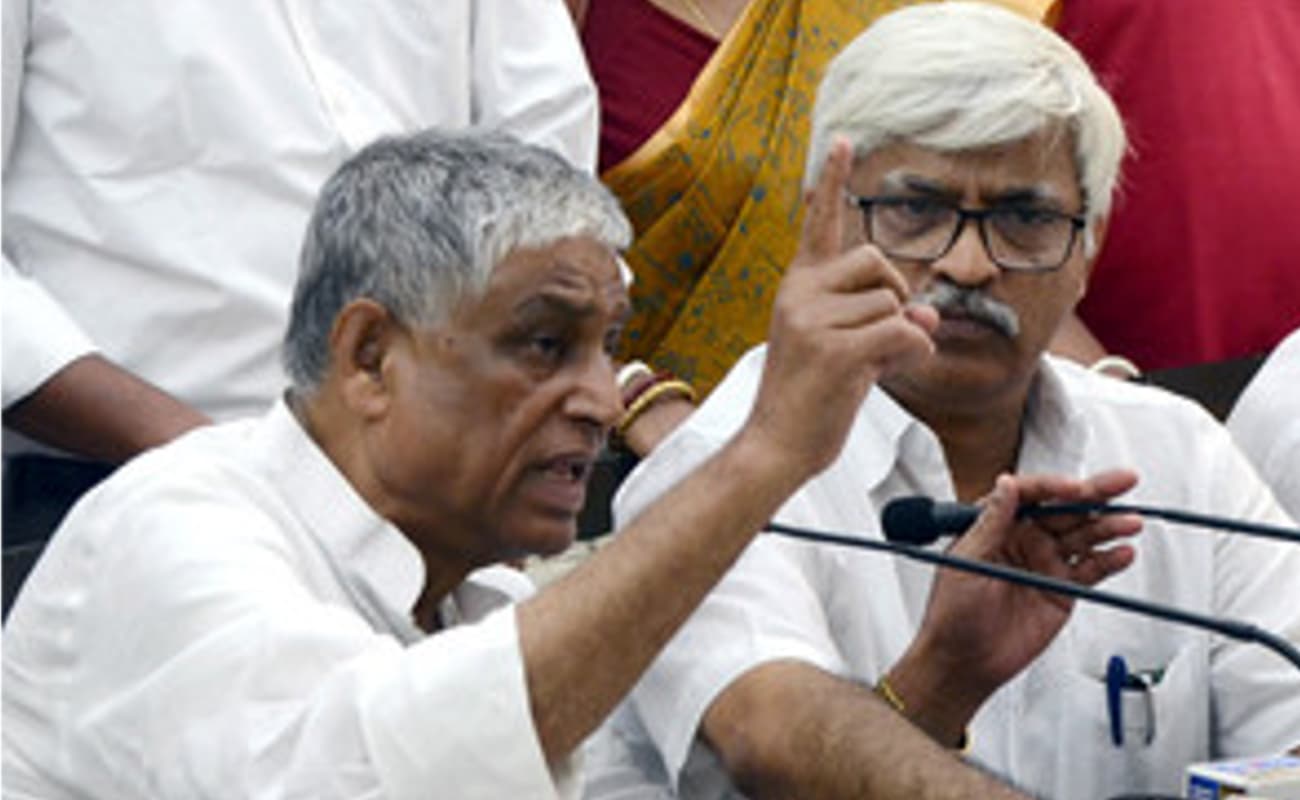 Bengal Election 2021 से पहले वाममोर्चा को झटका, बिहार की सबसे ‘बड़ी कम्युनिस्ट पार्टी’ अलग से लड़ सकती है चुनाव Bengal Election 2021 से पहले वाममोर्चा को झटका, बिहार की सबसे ‘बड़ी कम्युनिस्ट पार्टी’ अलग से लड़ सकती है चुनाव