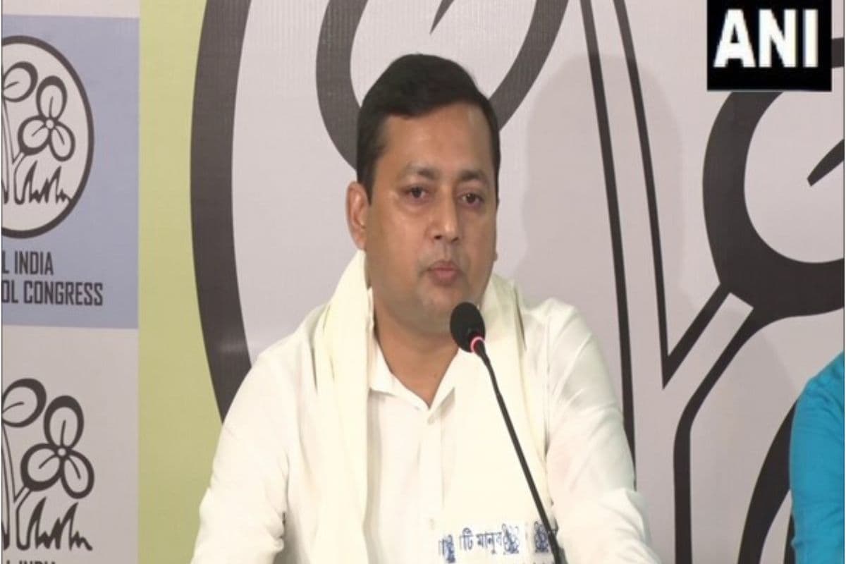 46 घंटे गुजर गये फिर भी विष्णुपुर के विधायक तन्मय घोष के घर व दफ्तर पर आयकर अधिकारियों की छापेमारी जारी