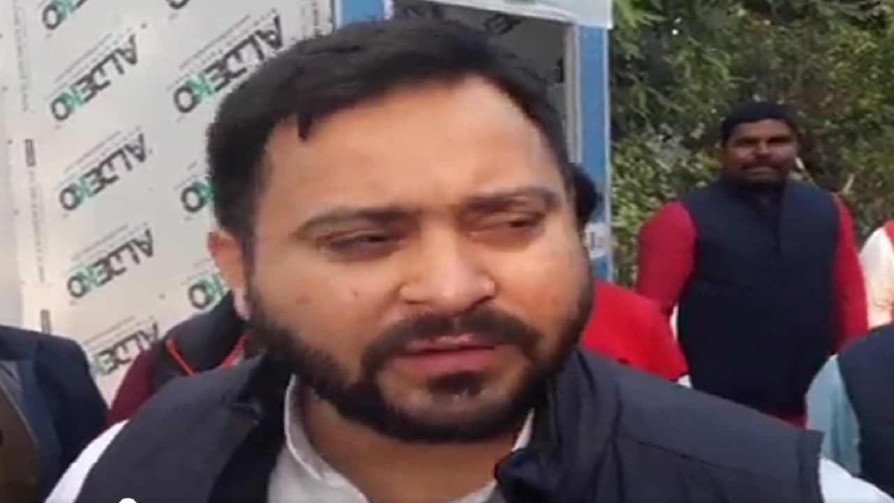 Bihar News: मां राबड़ी देवी के जन्मदिन पर पत्नी राजश्री के साथ नजर आए तेजस्वी यादव, जानें क्या कहा Bihar News: मां राबड़ी देवी के जन्मदिन पर पत्नी राजश्री के साथ नजर आए तेजस्वी यादव, जानें क्या कहा