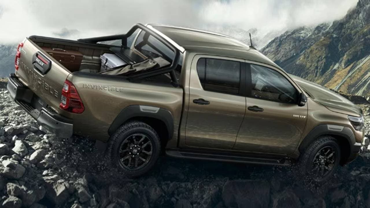 महिंद्रा Scorpio Classic के बाद सेना को मिला टोयोटा का Hilux pick-up ट्रक, जानें खासियत महिंद्रा Scorpio Classic के बाद सेना को मिला टोयोटा का Hilux pick-up ट्रक, जानें खासियत