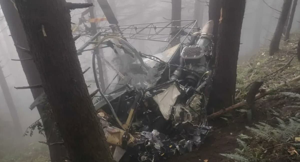 जम्मू-कश्मीर में सेना का चीता हेलीकॉप्टर दुर्घटनाग्रस्त, दो पायलटों की मौत जम्मू-कश्मीर में सेना का चीता हेलीकॉप्टर दुर्घटनाग्रस्त, दो पायलटों की मौत