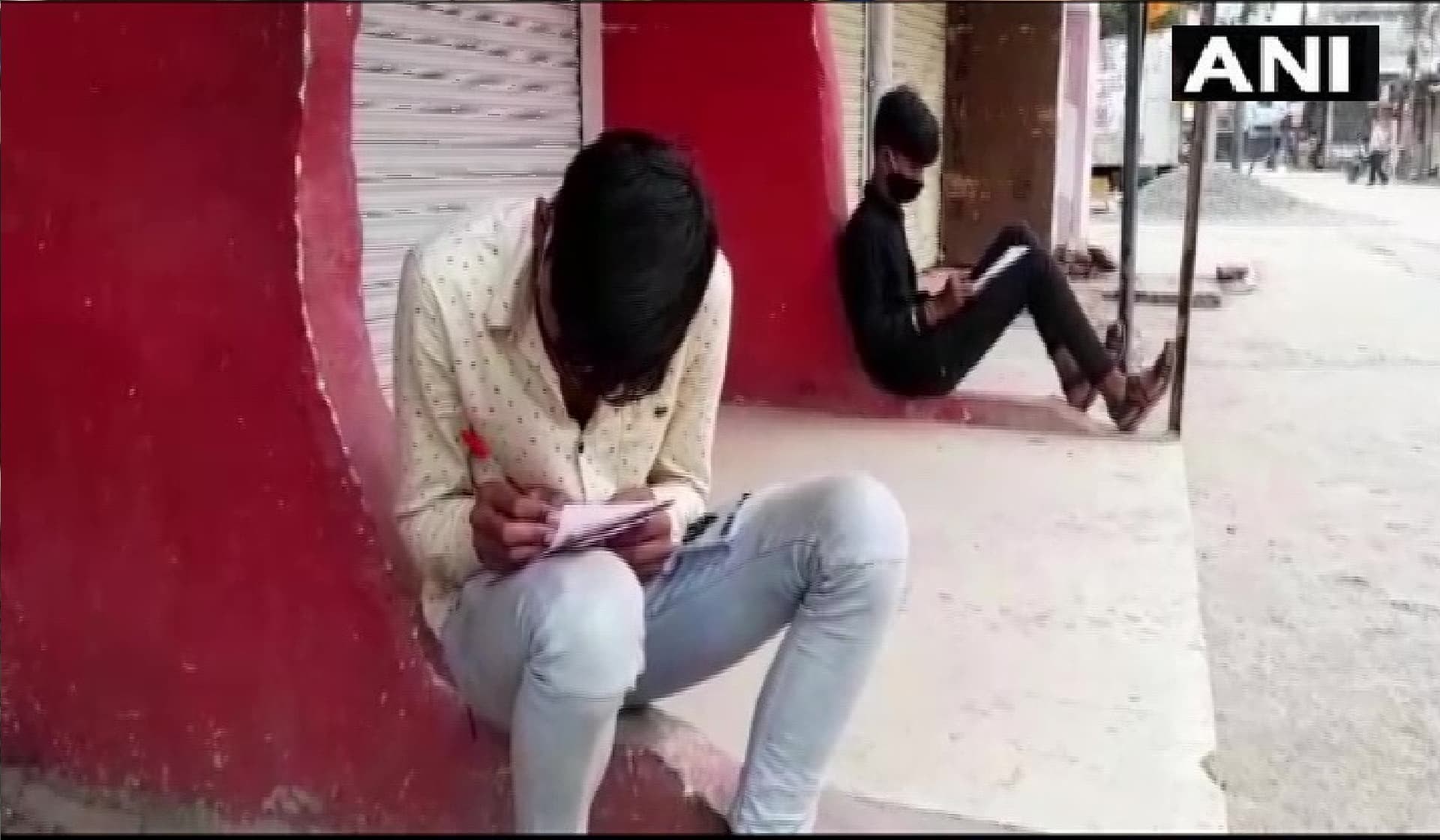 तोड़ा लॉकडाउन का नियम तो लिखना पड़ेगा चार पेज पर राम नाम तोड़ा लॉकडाउन का नियम तो लिखना पड़ेगा चार पेज पर राम नाम