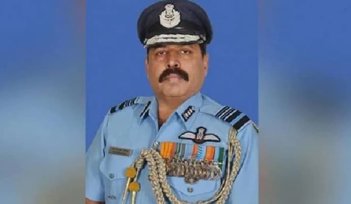 वायु सेना प्रमुख आर के एस भदौरिया ने देश को दिया भरोसा, कहा गलवान के अपने शूरवीरों का बलिदान नहीं जाएगा व्यर्थ वायु सेना प्रमुख आर के एस भदौरिया ने देश को दिया भरोसा, कहा गलवान के अपने शूरवीरों का बलिदान नहीं जाएगा व्यर्थ